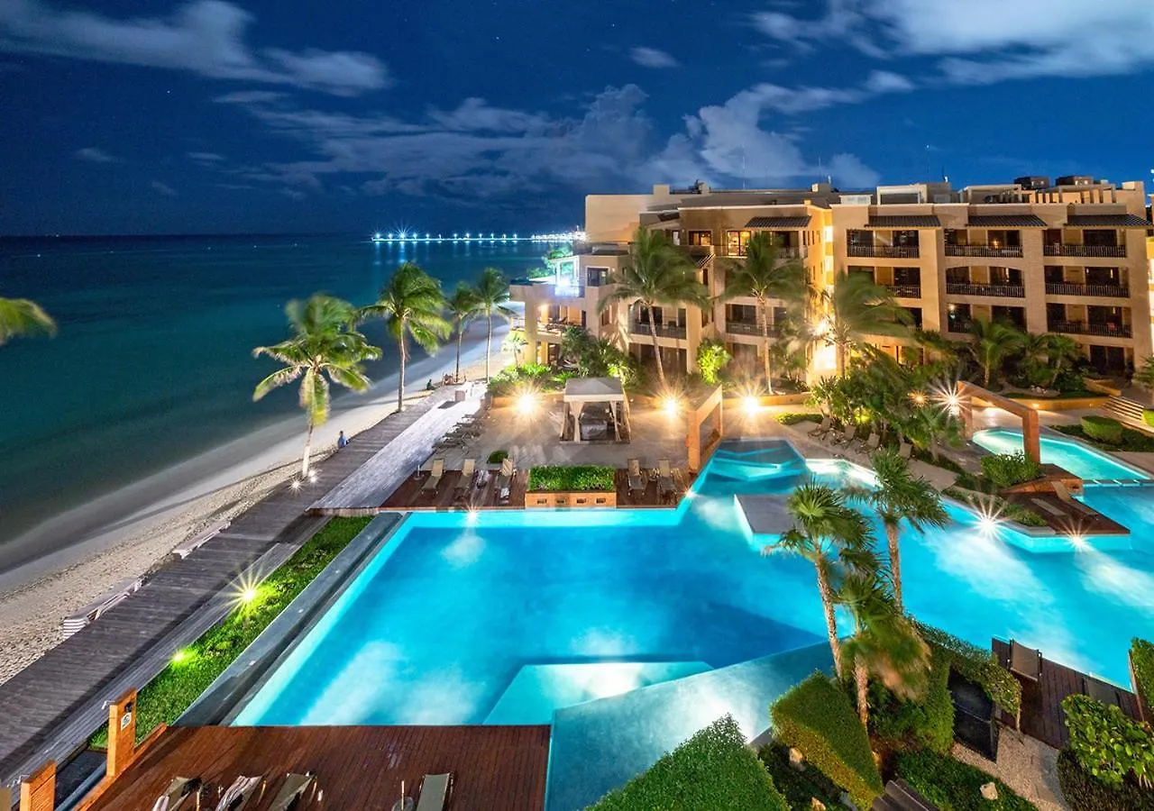 Condo Surf 405 - Luxury Oceanview Beachfront 3 Bedroom With Gym - At El Faro Condos Playa del Carmen Сasa de vacaciones