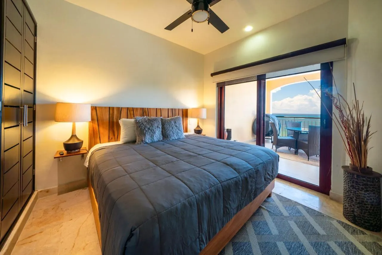 Сasa de vacaciones Condo Surf 405 - Luxury Oceanview Beachfront 3 Bedroom With Gym - At El Faro Condos Playa del Carmen México