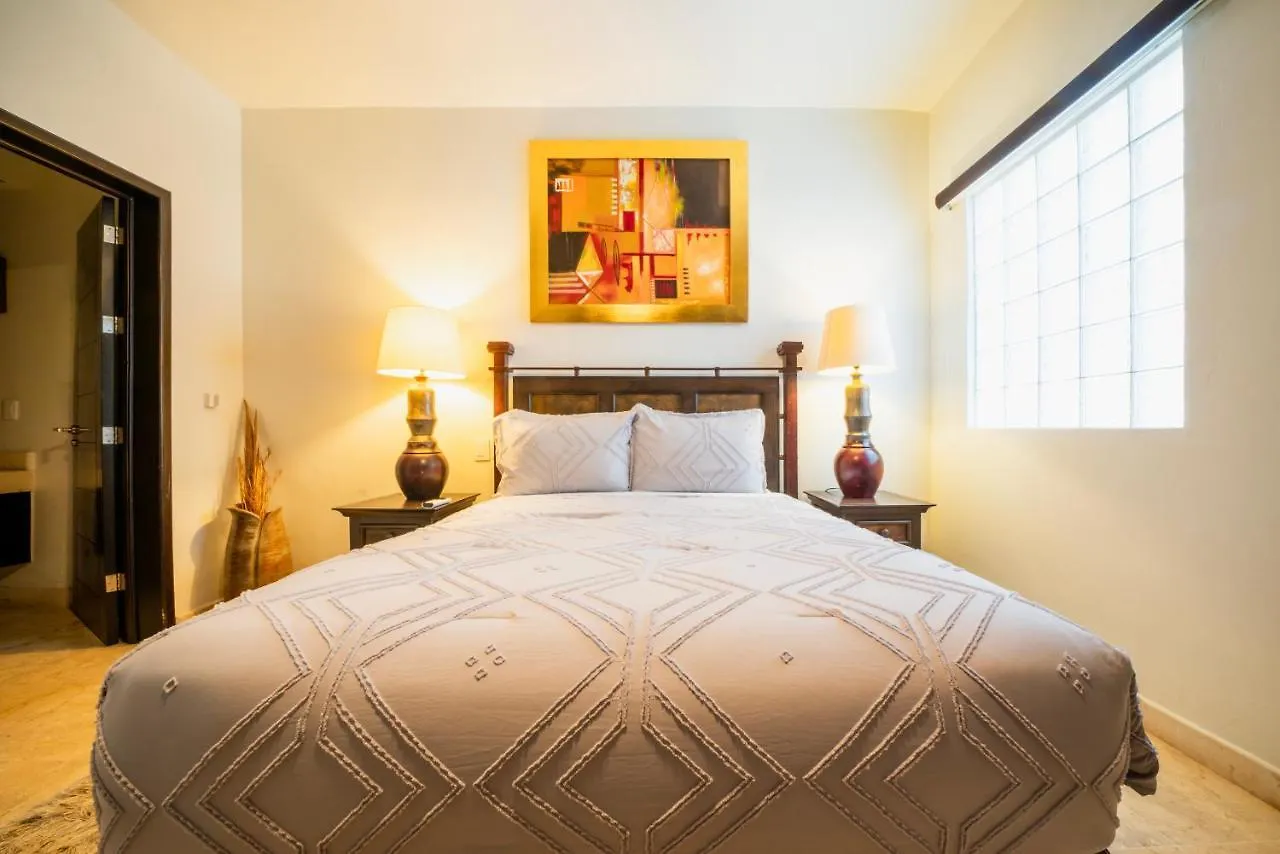 Condo Surf 405 - Luxury Oceanview Beachfront 3 Bedroom With Gym - At El Faro Condos Playa del Carmen Сasa de vacaciones